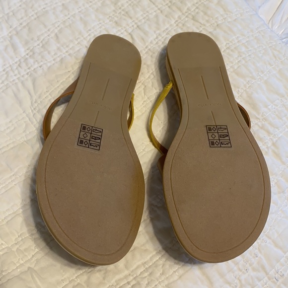 Dolce Vita Nebi Sandals in Leopard Multi - Picture 5 of 8